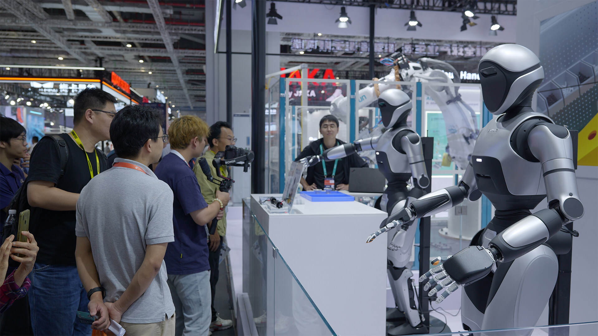 人形机器人设计-埃斯顿酷卓人形机器人设计